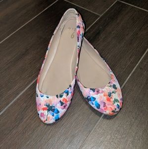 Size 10, Mix No. 6 floral flats